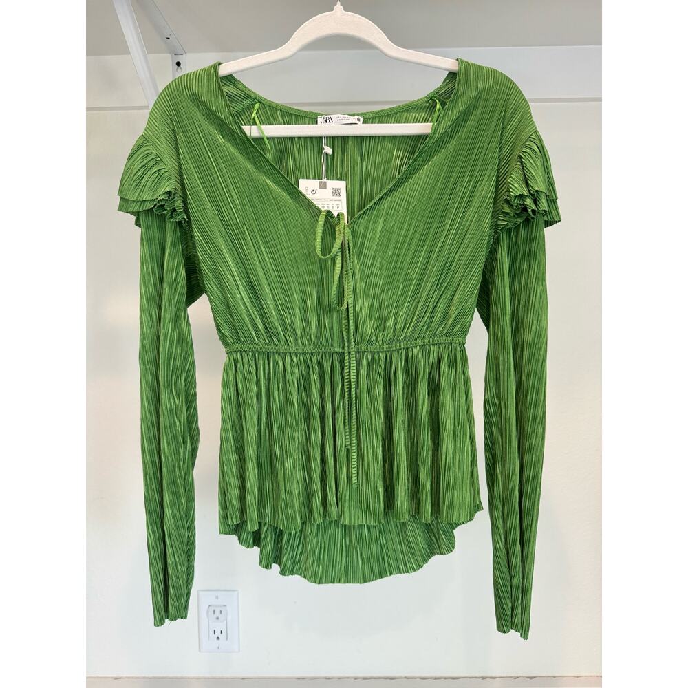 NWT Zara Women's‎ Metallic Green Ruffled Ribbed Blouse Long-Sleeve Green Small